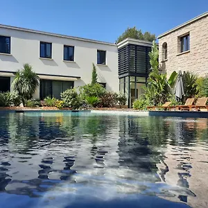 4* Hotel Hpc Suites - Cassis Centre - Parking Gratuit & Piscine Chauffee