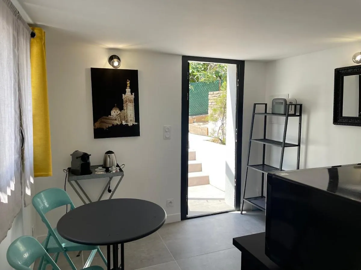 Home Cassis - Maison Julou - Piscine Chauffee 0*,  France